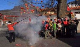 放鞭炮视频,放鞭炮视频精彩瞬间回顾